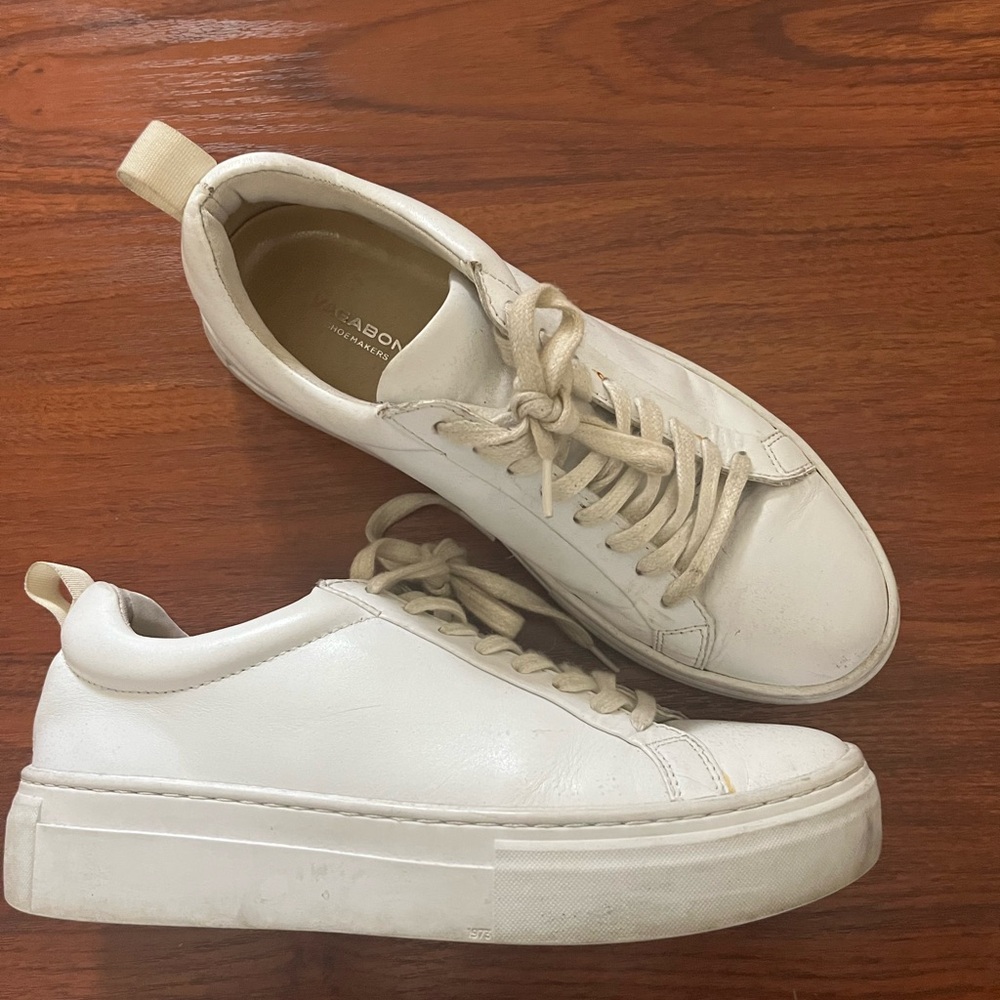 Vagabond White Sneaker Size 7